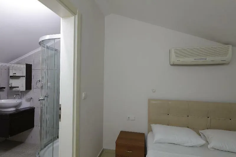 펜션 Blue Green Apartment 페티예