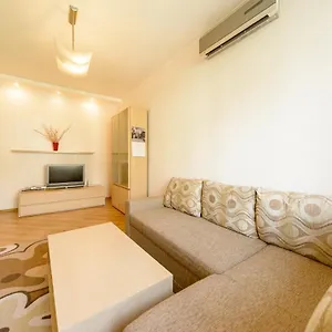 https://mechnikov-911-flat.hotels-of-kiev.com